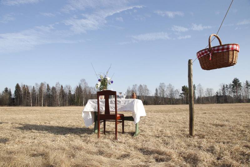 Bord For En (Table For One) is a pop-up venue in Sweden that invites a solo diner to book its single table and chair, which are located in a lush meadow roughly 350 kilometres from Stockholm. All photos courtesy Bord For En
