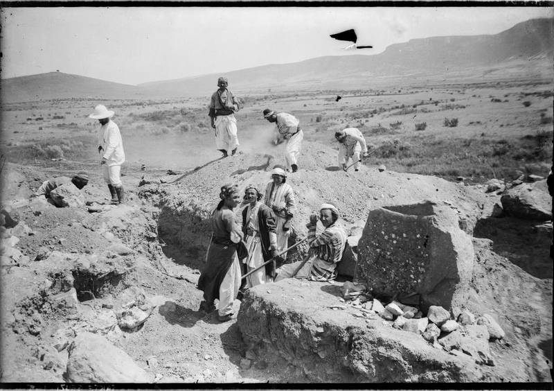 An excavation site in Sakçagözü, with Garstang supervising. Courtesy The Garstang Museum of Archaeology, University of Liverpool