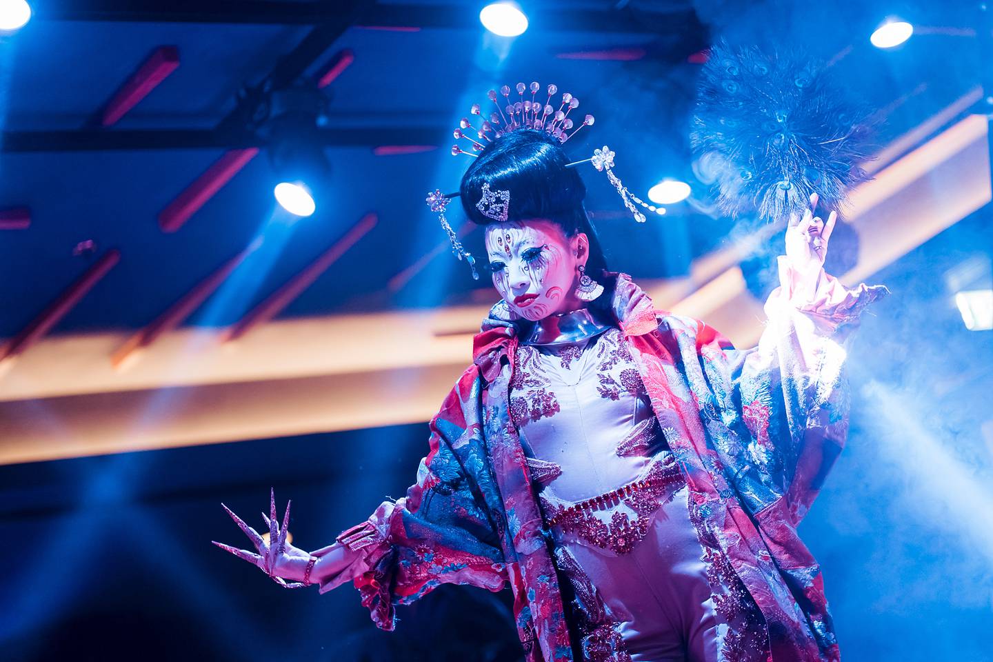 Raven geishas at Tabu