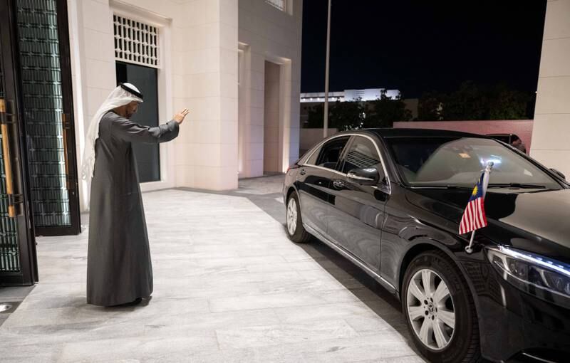President Sheikh Mohamed bids farewell to Sultan Abdullah 