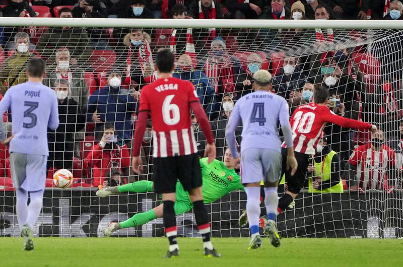Athletic Bilbao's Iker Muniain scores a penalty. AFP