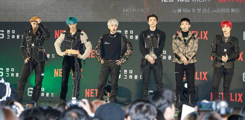 epa08039454 Chinese-South Korean boy group 'EXO' attend for the premiere of '6 Underground' at the Dongdaemun Design Plaza (DDP) in Seoul, South Korea, 02 December 2019. The movie will open in South Korean theaters on 13 December 2019.  EPA/KIM HEE-CHUL
