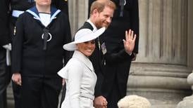Platinum jubilee: crowds cheer UK royals at thanksgiving service