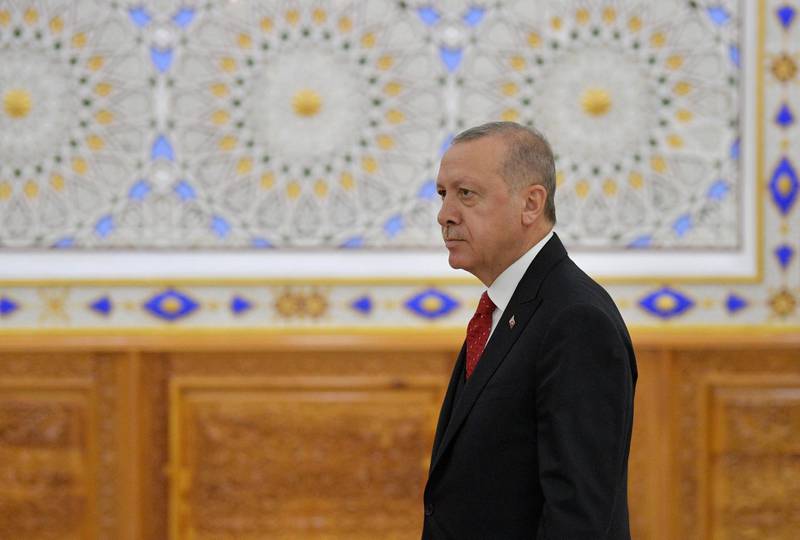 epa07649691 Turkish President Recep Tayyip Erdogan walks during the fifth summit of the Conference on Interaction and Confidence Building Measures in Asia (CICA) in Dushanbe, Tajikistan, 15 June 2019.  EPA/ALEXEI DRUZHININ / SPUTNIK / KREMLIN POOL MANDATORY CREDIT