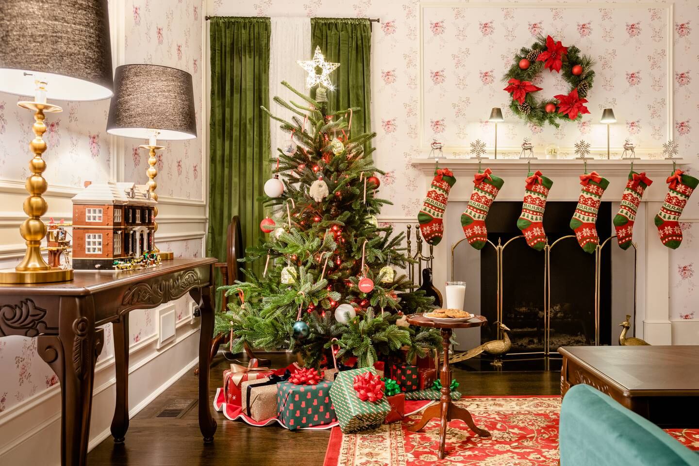 Expect a cosy festive atmosphere and perfectly trimmed tree. Airbnb