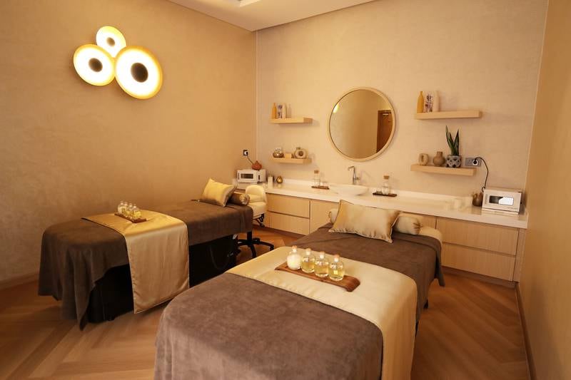 The couples massage room is ideal for those who want to go on a wellness journey together.