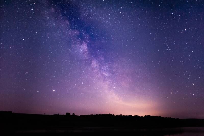 Nachtelijke hemel in Exmoor, Engeland.  Getty-afbeeldingen