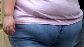 Women more likely than men to gain weight during pandemic, study shows