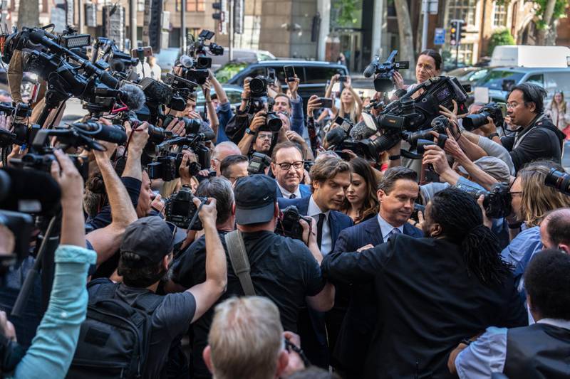 LONDON, ENGLAND - JUNE 16: Actor Kevin Spacey (C) arrives at Westminster Magistrates Court on June 16, 2022 in London, England. The Hollywood actor faces four counts of sexual assault against three men and one count of causing a person to engage in penetrative sexual activity without consent. The charges follow a review of evidence gathered by the Metropolitan Police. (Photo by Carl Court / Getty Images)