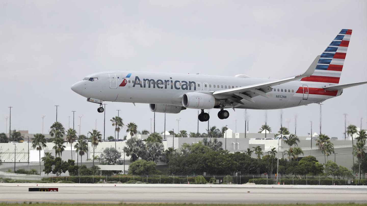 Hombre sobrevive vuelo de Guatemala a Miami en tren de aterrizaje de avión