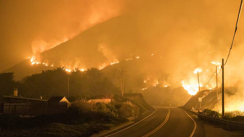 An image that illustrates this article California fire forces Big Sur residents to flee homes