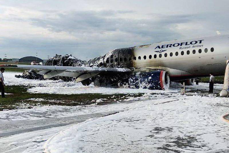 epa07550566 A handout photo made available by the Moscow News Agency shows the Sukhoi Superjet 100 passenger plane of the Russian airline Aeroflot at Sheremetyevo airport in Moscow, Russia, 06 May 2019. At least 41 people of 73 on board were killed by the fire that broke out during an emergency landing of the Sukhoi Superjet 100 at the Sheremetyevo airport 05 May 2019.  EPA/MOSCOW NEWS AGENCY HANDOUT HANDOUT MANDATORY CREDIT: MOSCOW NEWS AGENCY HANDOUT EDITORIAL USE ONLY/NO SALES