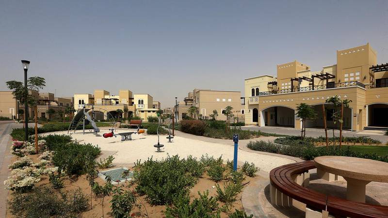 Mudon has spacious three-bedroom townhouses, with rents ranging from Dh80,000 to Dh100,000. Some properties come with landscaped private gardens and are going for Dh100,000. Those that need work are renting for Dh 80,000 to Dh90,000. Satish Kumar / The National 