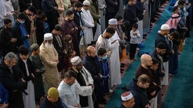 An image that illustrates this article Muslims make up youngest religious group in England