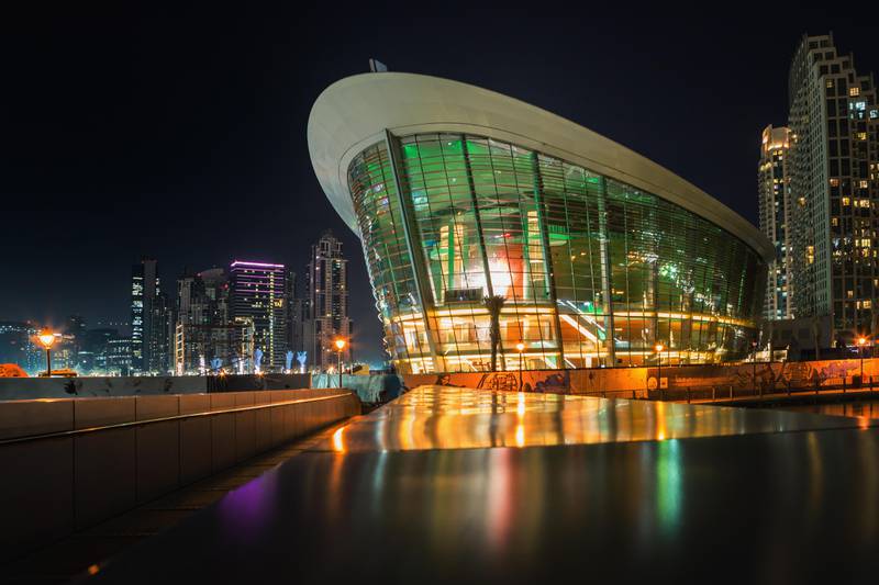 HMBW71 DUBAI, UAE - NOVEMBER 9, 2016: Night view on iconic dhow-shaped building of Dubai Opera is a masterpiece of contemporary design. Dubai, Opera. (Nadezda Murmakova / Alamy Stock Photo) *** Local Caption ***  HMBW71.jpg