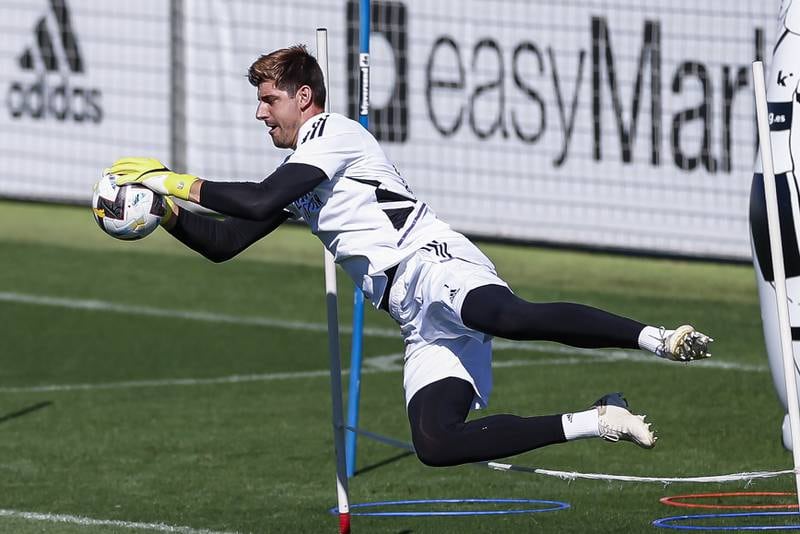 Real Madrid's goalkeeper Thibaut Courtois trains on Saturday. EPA
