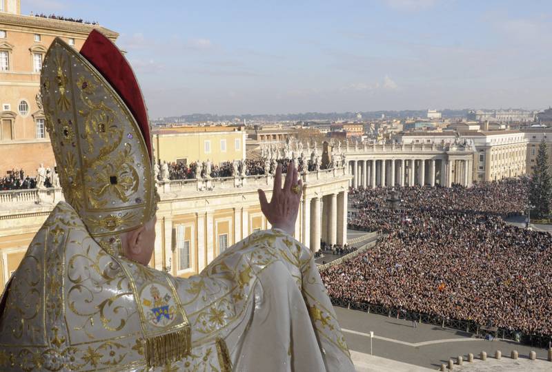 Pope Benedict XVI blesses the faithful in Saint Peter's Square at the Vatican, December 25, 2007.  Reuters