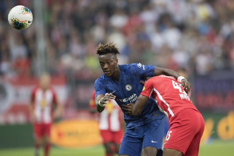 SALZBURG, AUSTRIA - JULY 31: Tammy Abraham of FC Chelsea (L) and Enock Mwepu of FC Red Bull Salzburg during the pre-season friendly match between RB Salzburg and FC Chelsea at Red Bull Arena on July 31, 2019 in Salzburg, Austria. (Photo by Andreas Schaad/Bongarts/Getty Images)