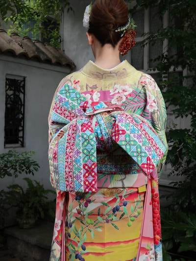 Palestine kimono and obi on model