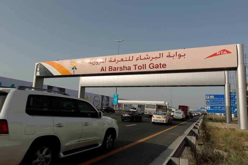 Dubai, United Arab Emirates - April 13, 2015.  The Al Barsha Toll Gate along Sheikh Zayed Road.  ( Jeffrey E Biteng / The National )  Editor's Note; Ramona R reports. *** Local Caption ***  JB130415-Salik10.jpg