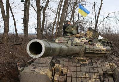 Ukrainian soldiers near Zolote. AFP