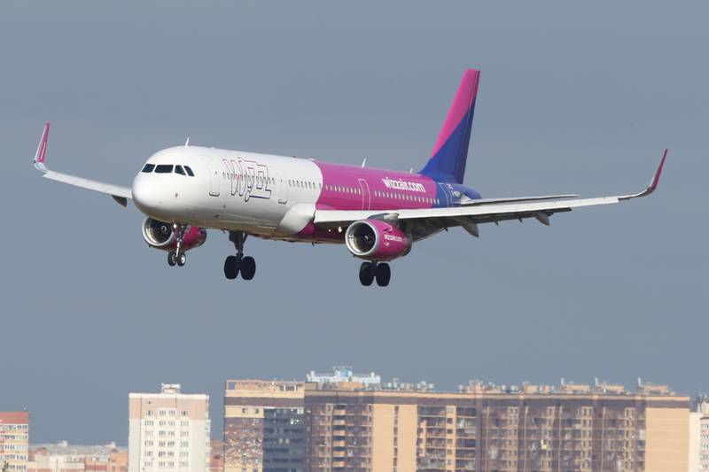 MOSCOW, RUSSIA - OCTOBER 2, 2019: A Wizz Air Airbus A320 passenger airliner lands at Vnukovo International Airport after flying from London, UK; the low-cost ailine Wizz Air has started operating daily direct flights between London and Moscow, and between London and St Petersburg. Marina Lystseva/TASS\ (Photo by Marina Lystseva\TASS via Getty Images)