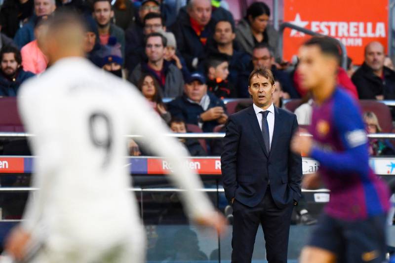 Real Madrid's Spanish coach Julen Lopetegui watches the game from the sideline during the Spanish league football match between FC Barcelona and Real Madrid CF at the Camp Nou stadium in Barcelona on October 28, 2018. / AFP / GABRIEL BOUYS                     
