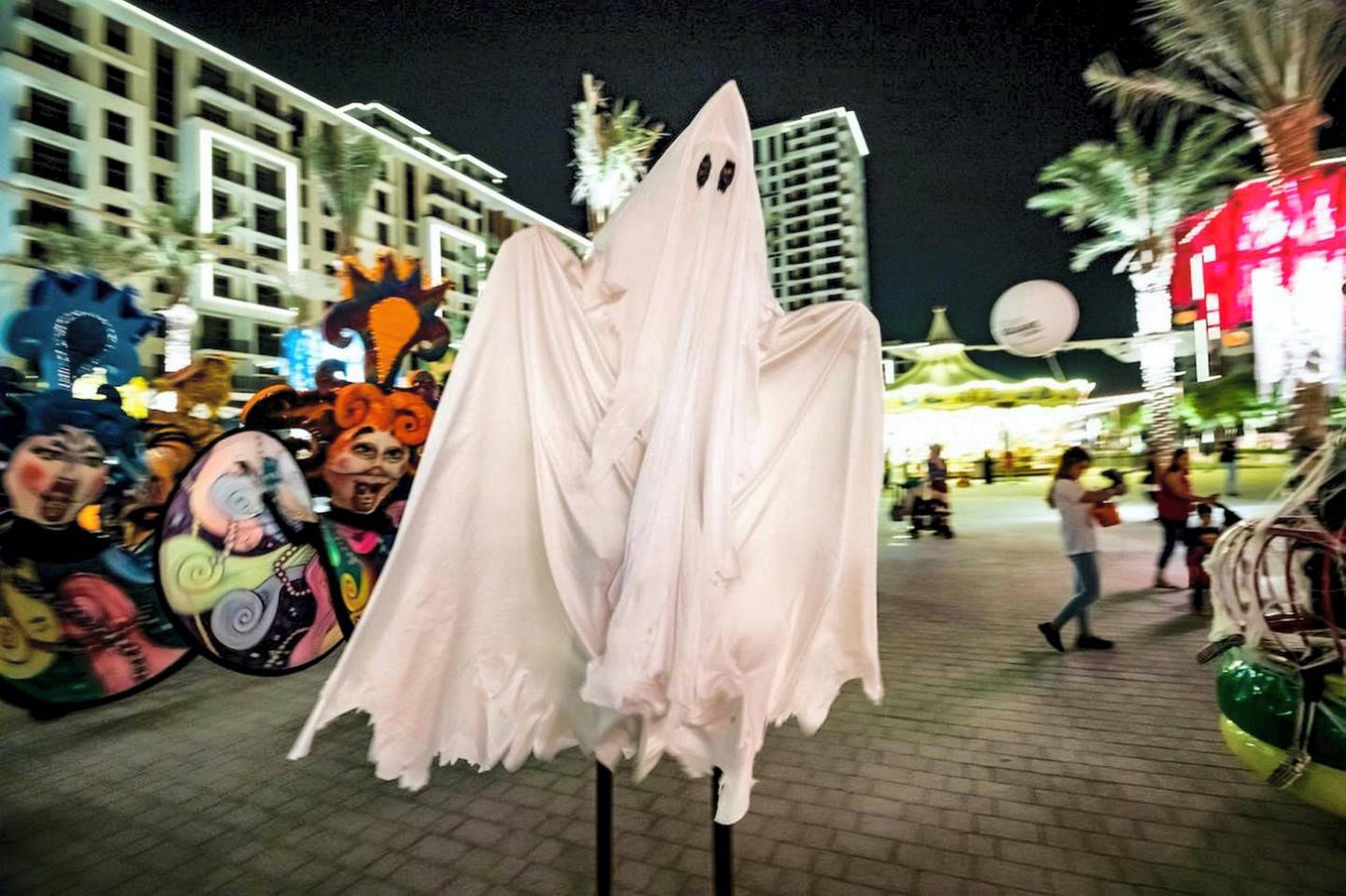 There will be jugglers, acrobats and other performers at Town Square Dubai by Nshama over the Halloween weekend. Supplied