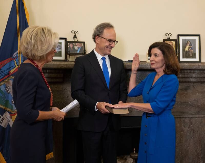 New York Governor Kathy Hochul (R) sworn in as the state's 57th governor. EPA / Office of Governor Kathy Hochul