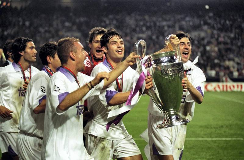 20 May 1998:  Real Madrid celebrate with the trophy after the Champions League final against Juventus at the Amsterdam Arena in Holland. Real Madrid won the match 1-0. \ Mandatory Credit: Shaun  Botterill/Allsport