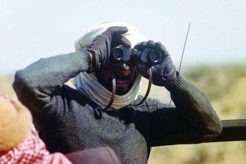 During that same trip to Pakistan in 1976, Sheikh Zayed scanned the horizon. National Archives