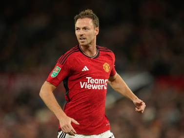 Manchester United's Jonny Evans runs during the English League Cup third round soccer match between Manchester United and Crystal Palace at Old Trafford stadium in Manchester, England, Tuesday, Sept.  26, 2023.  (AP Photo / Dave Thompson)