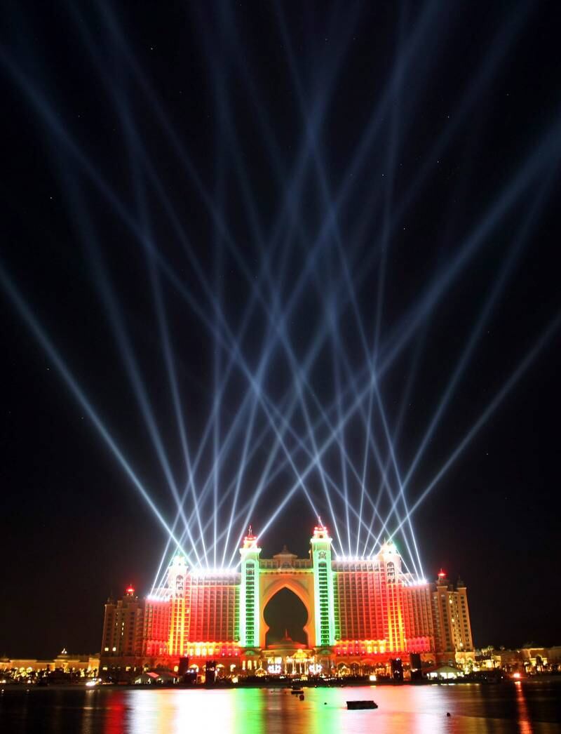 DUBAI. NOV.20th 2008. Light show before the fireworks at the  grand opening of the Atlantis hotel, Dubai last night (thurs ) Stephen Lock  /  The National  .  *** Local Caption ***  SL-kylie-029.jpgSL-kylie-029.jpg