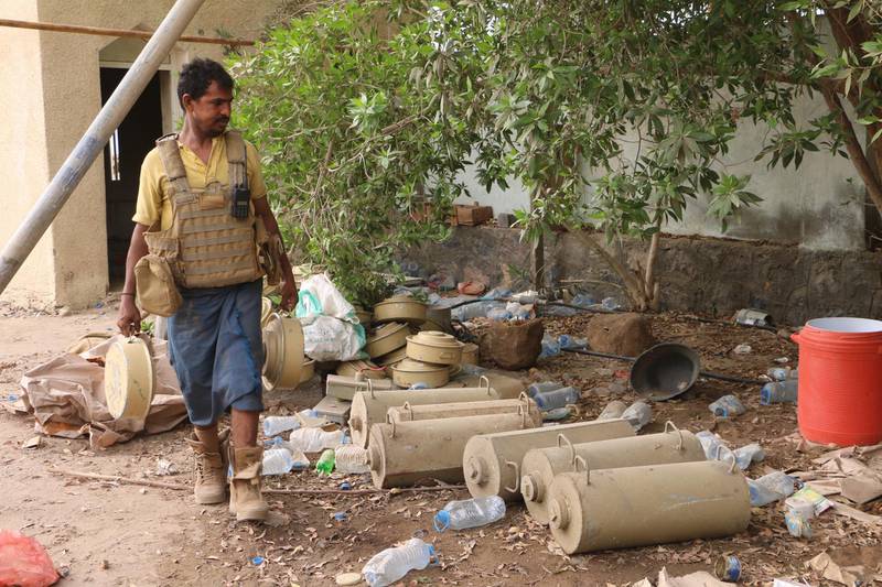 epa06823008 A member of Yemeni government forces holds mines during fighting against Houthi rebels in the western port city of Hodeidah, Yemen, 19 June 2018. According to reports, Yemeni government forces backed by
the Saudi-led coalition seized control of the airport of the port city of Hoeidah after deadly clashes with Houthi rebels, as part of a
wide-ranging military operation to retake Hodeidah, which is the main entry for food into the Arab country.  EPA/NAJEEB ALMAHBOOBI