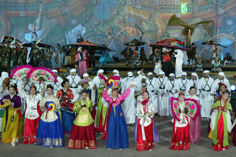 Asian dancers during a ceremony to celebrate the launch of Dubai Shopping Festival, January 12, 2005. AFP