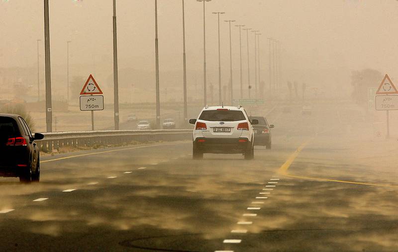 Dubai, United Arab Emirates- April, 06, 2013:  Severe Sandstorms reducing visibility on roads with forecaste warning  the conditions could prevail over the next few days in Dubai.  (  Satish Kumar / The National ) For News