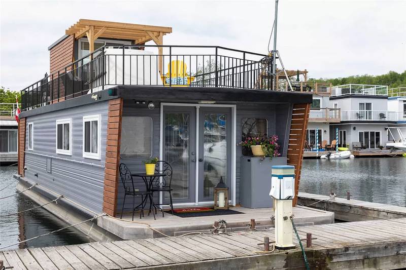 A one-bedroom, one-bath houseboat in Toronto is listed for $265,000. Photo: Zillow