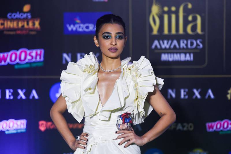 Bollywood actress Radhika Apte arrives for the 20th International Indian Film Academy (IIFA) Awards at NSCI Dome in Mumbai on September 18, 2019. / AFP / Punit PARANJPE                      
