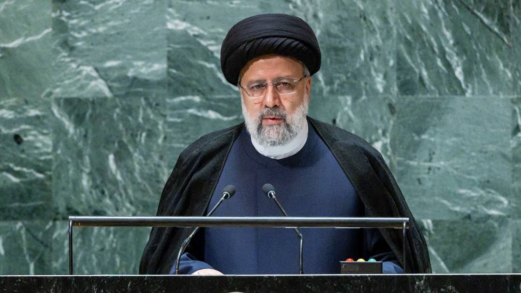 Raisi addresses UN as Iranian protesters call for his removal