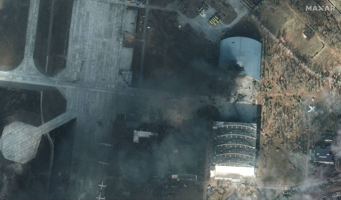 A satellite image shows a damaged hangar at the Antonov Airport in Gostomel, Ukraine on February 27, 2022. Photo: Maxar Technologies / via Reuters