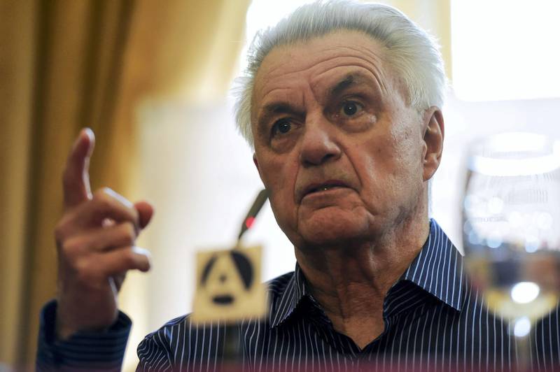 US writer John Irving gives a press conference during the presentation of his new novel "Avenida de los Misterios" (Avenue of Mysteries) at the Casa America, in Madrid on May 10, 2016. / AFP PHOTO / JAVIER SORIANO