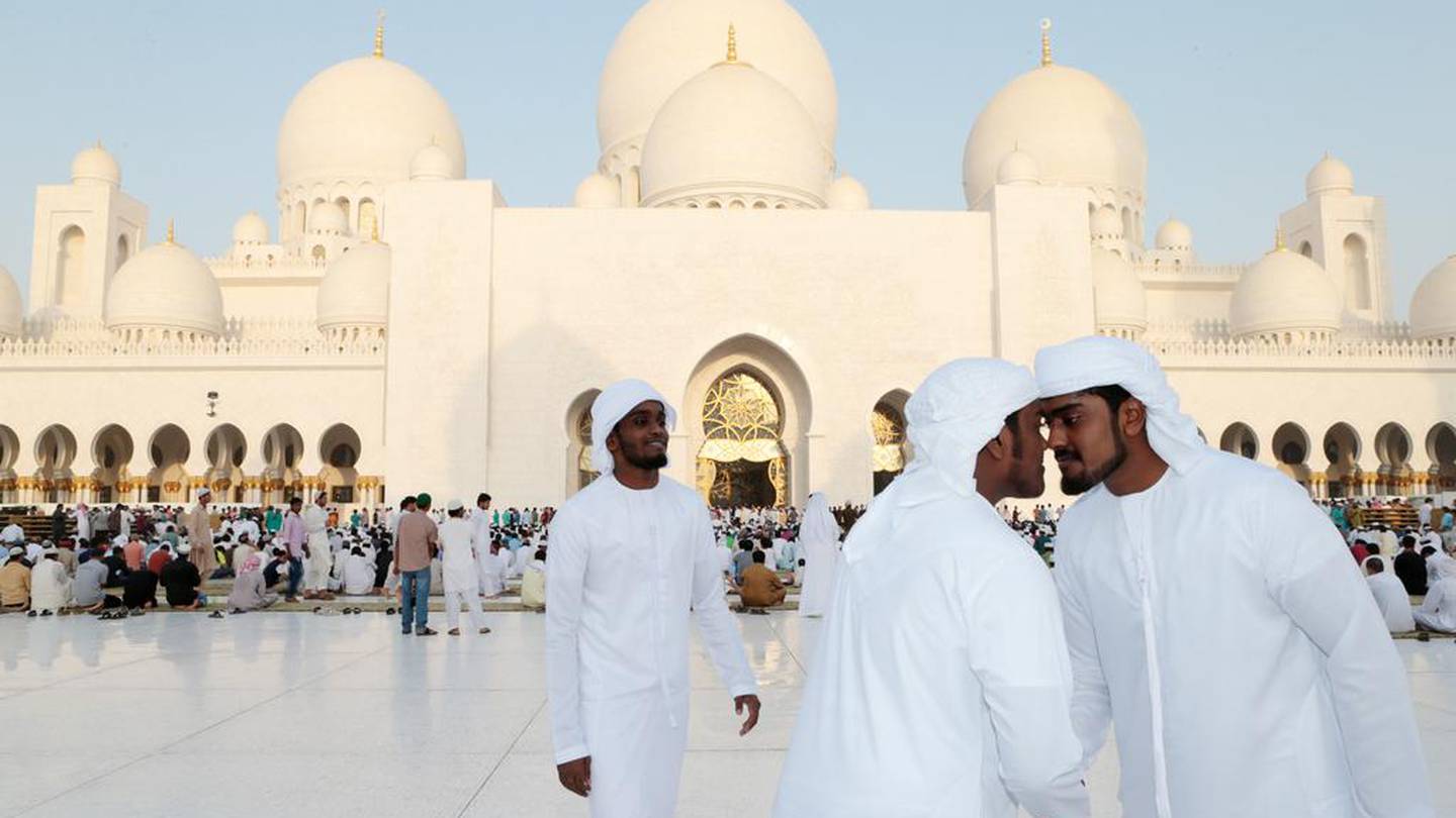 Храм для индусов в арабских эмиратах. ИД Аль-Адха ОАЭ. ИД Аль Фитр в ОАЭ. ИД Аль Адха Катар. Рамадан в ОАЭ.