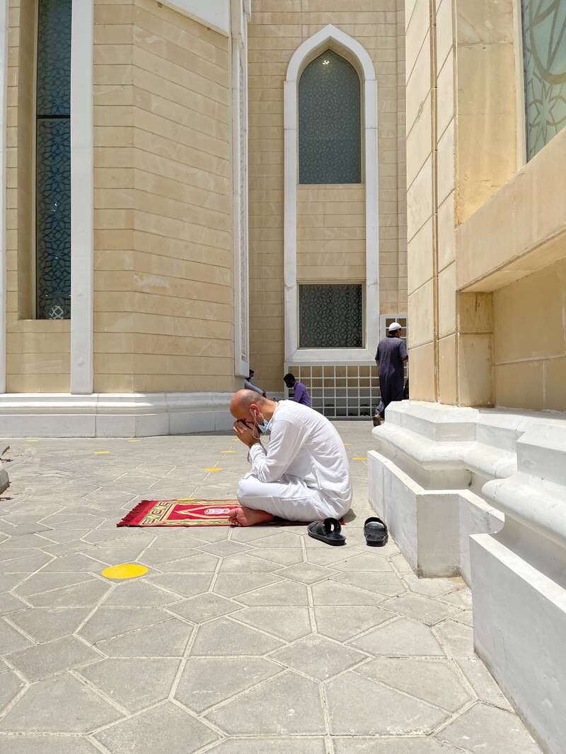 Anwar’s current set of Friday prayer photographs are from Al Farooq Omar bin Al Khattab mosque in Dubai.