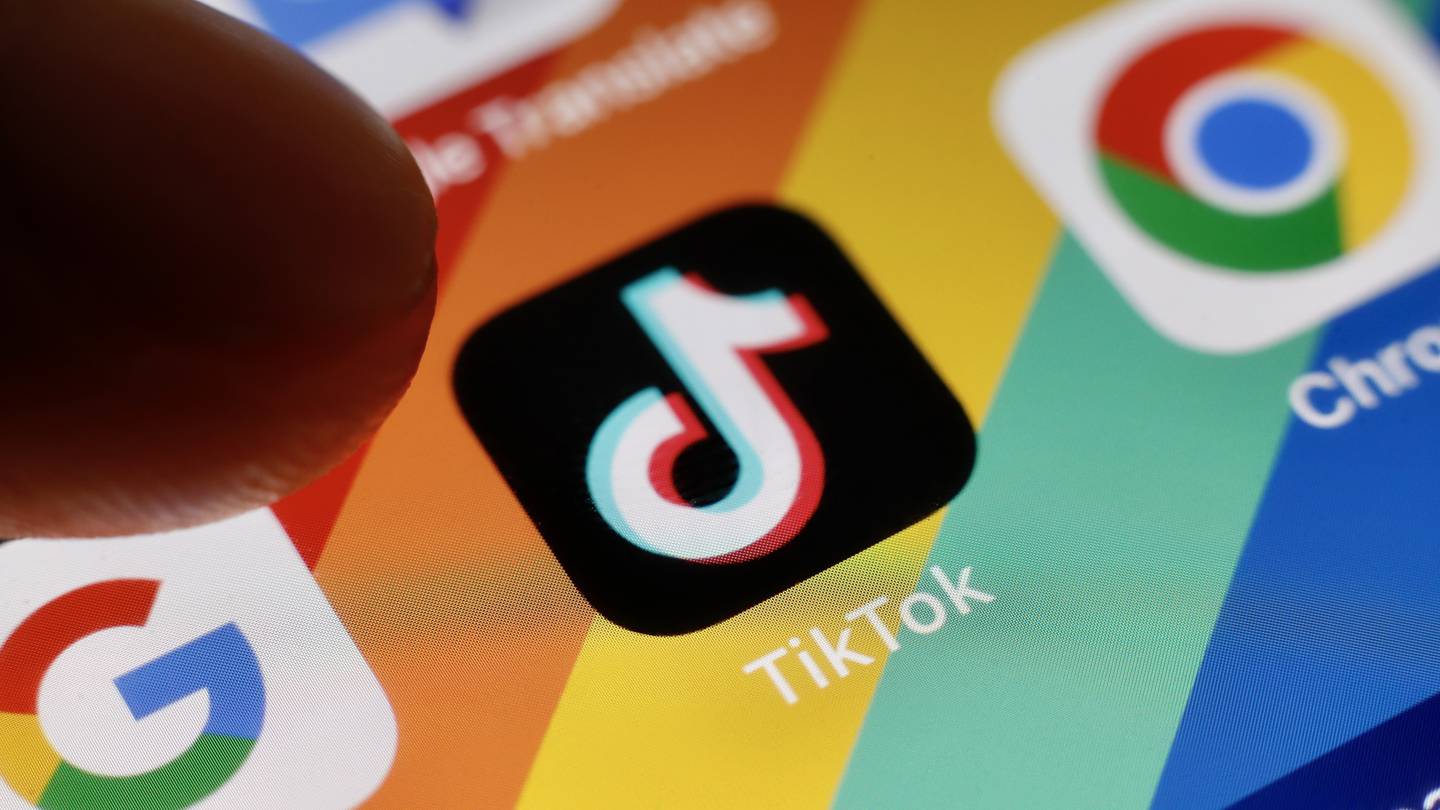 TikTok testuje pełnoekranowy tryb poziomy dla filmów