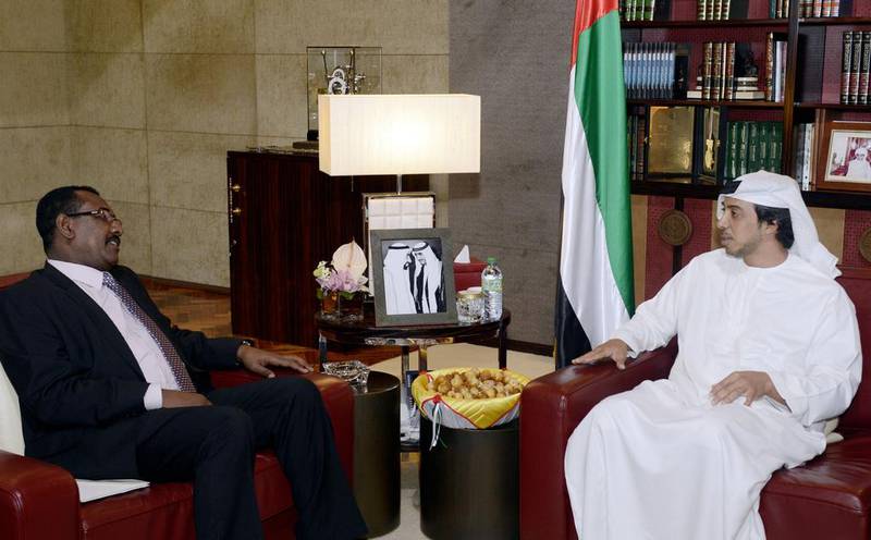 Sheikh Mansour bin Zayed, Deputy Prime Minister and Minister of Presidential Affairs, received General Taha Othman Al Hussain, Sudanese Minister of State, who conveyed a message from Omar al-Bashir, President of the Republic of Sudan, regarding bilateral relations between the two countries, and ways of enhancing them. During the meeting, which was held at the Presidential Palace, the two sides reviewed fraternal relations between the UAE and Sudan.
