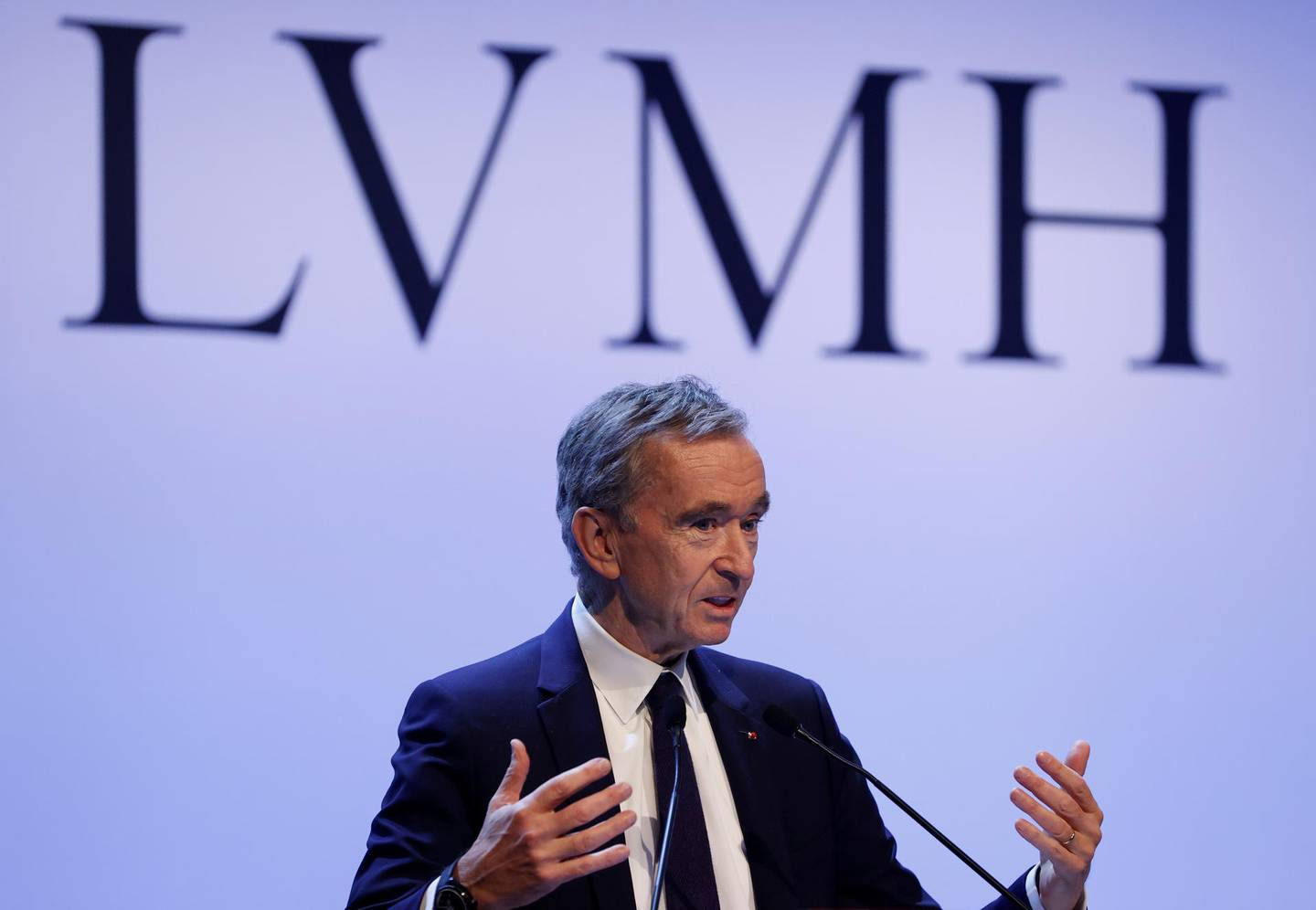 FILE PHOTO: LVMH luxury group Chief Executive Bernard Arnault announces their 2019 results in Paris, France, January 28, 2020. REUTERS/Christian Hartmann -/File Photo