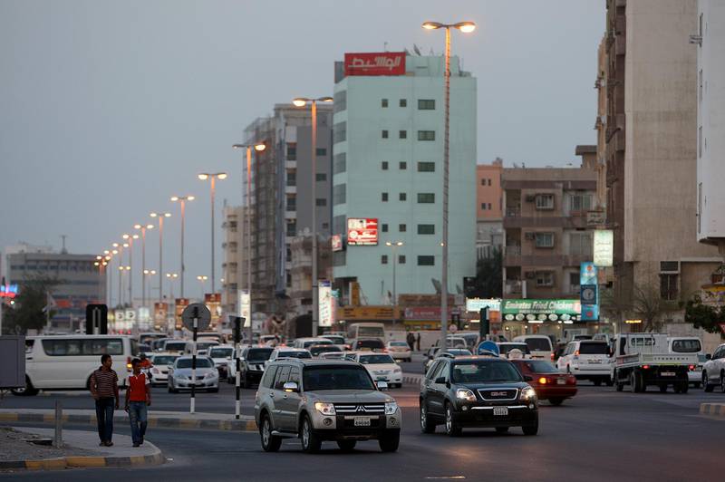 RAK, UNITED ARAB EMIRATES Ð Mar 2,2011: Traffic on the road in Ras Al Khaimah. (Pawan Singh / The National) For News. Story by Anna
