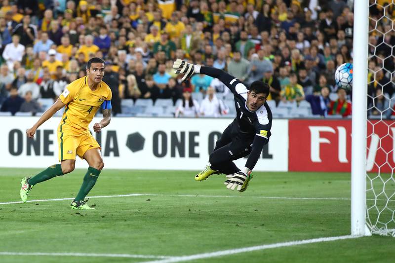 Australia's Tim Cahill scores the equalising goal. Cameron Spencer / Getty Images