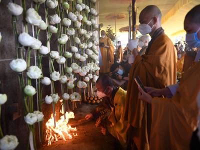Cremation of Buddhist monk Thich Naht Hanh - in pictures