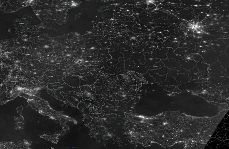 A satellite image showing the night radiance of Europe from space on November 23 shows Ukraine in almost total darkness. Photo: Nasa